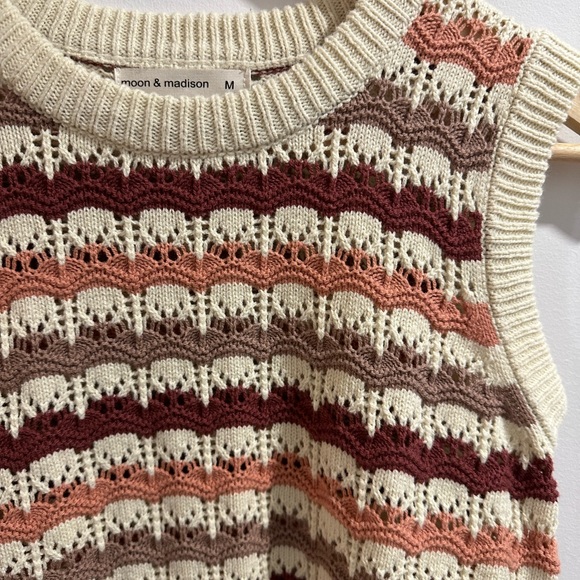 NWOT Sweater Vest - Picture 3 of 5